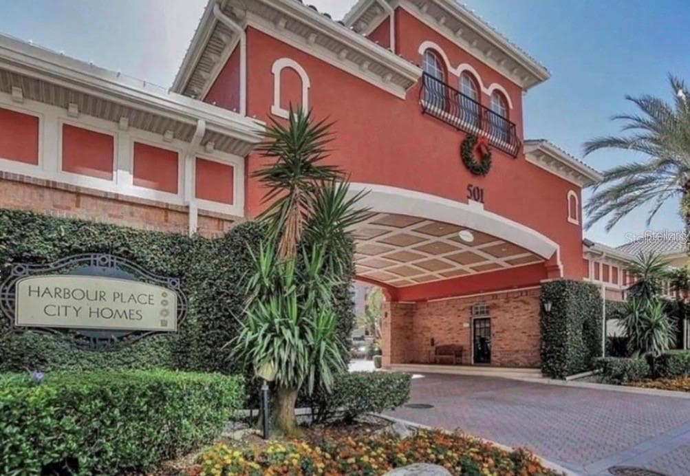 501 KNIGHTS RUN AVENUE UNIT 2215 TAMPA, FL 33602