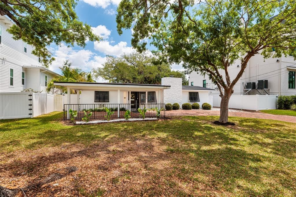 2216 S OCCIDENT STREET TAMPA, FL 33629