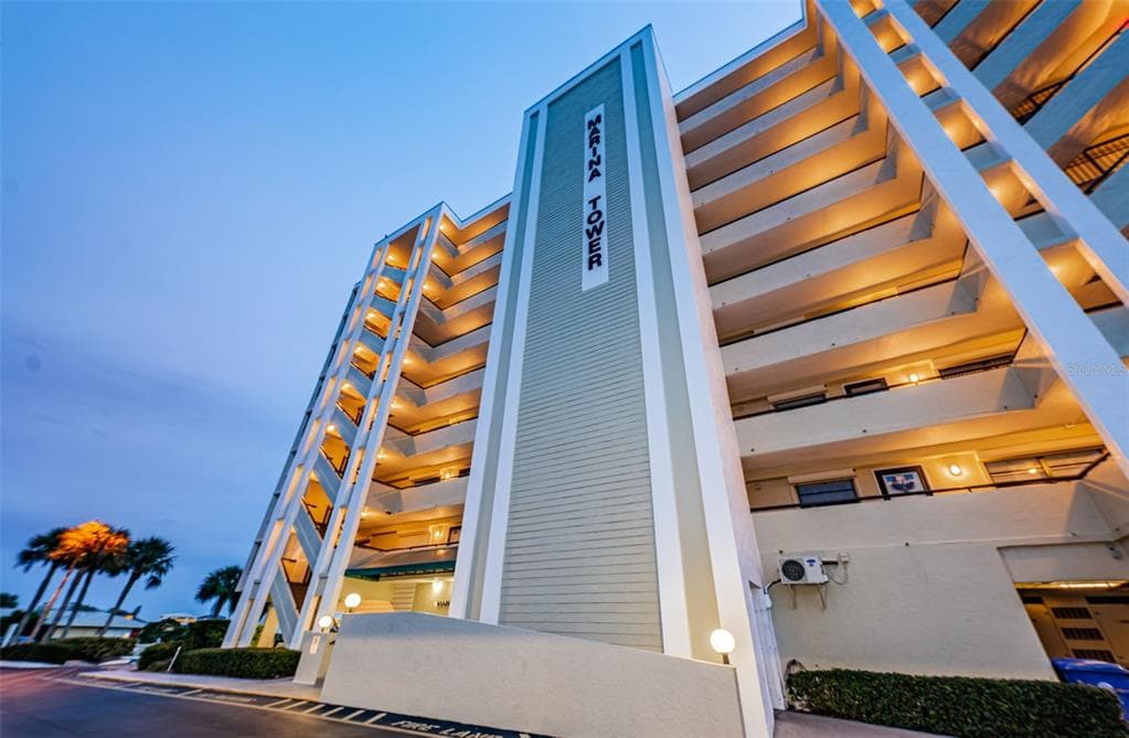 2530 GARY CIRCLE UNIT 802 DUNEDIN, FL 34698