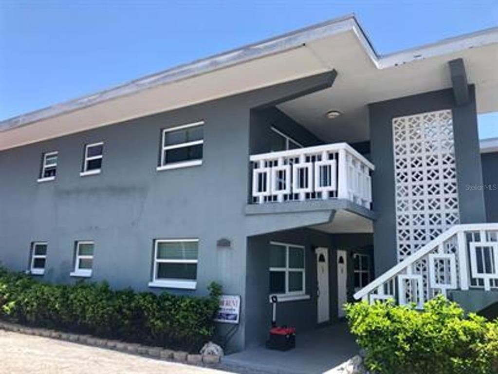 11955 3RD STREET E UNIT 1 TREASURE ISLAND, FL 33706