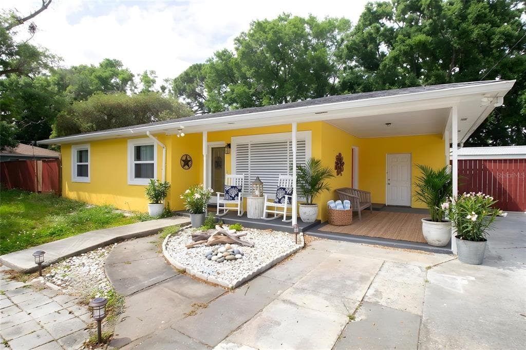 7716 E COMANCHE AVENUE TAMPA, FL 33610
