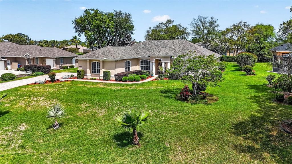 10211 RIDGE TOP LOOP WEEKI WACHEE, FL 34613