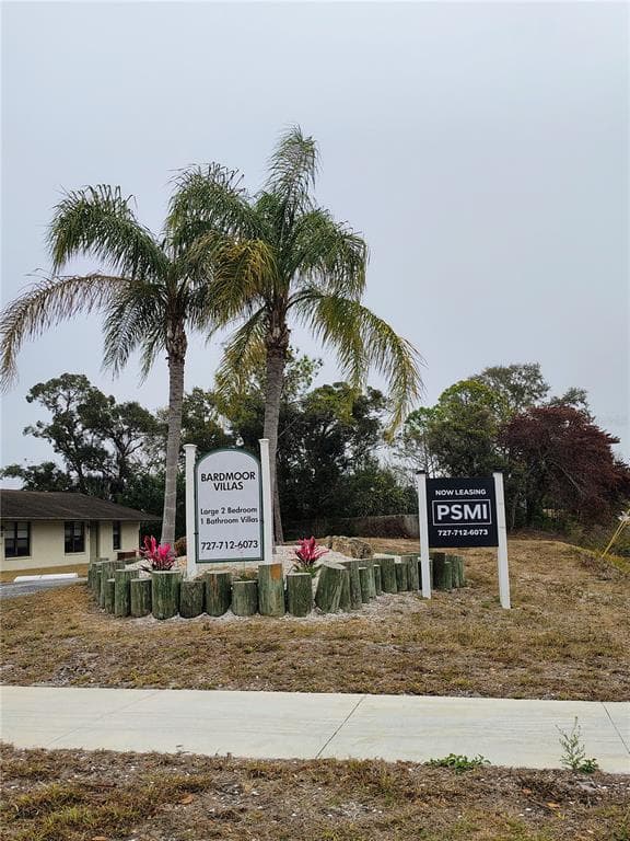 9467 LYNN LANE UNIT B SEMINOLE, FL 33777