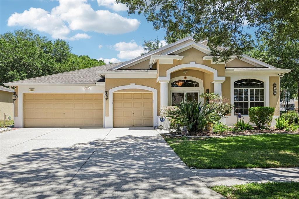 1901 HEARTLAND CIRCLE VALRICO, FL 33594