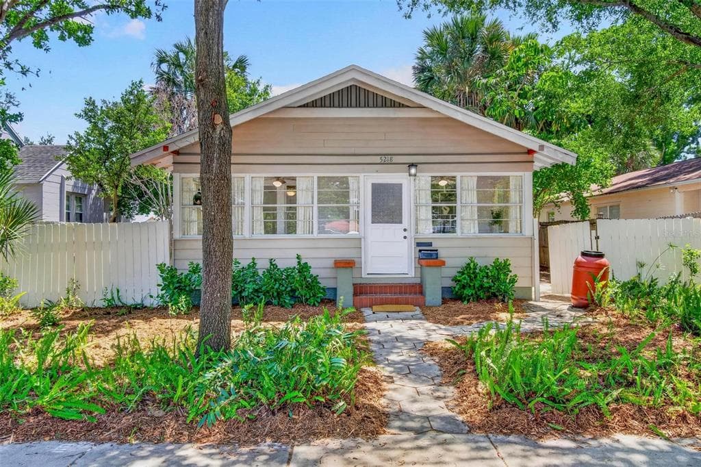 5218 1ST AVENUE S ST PETERSBURG, FL 33707