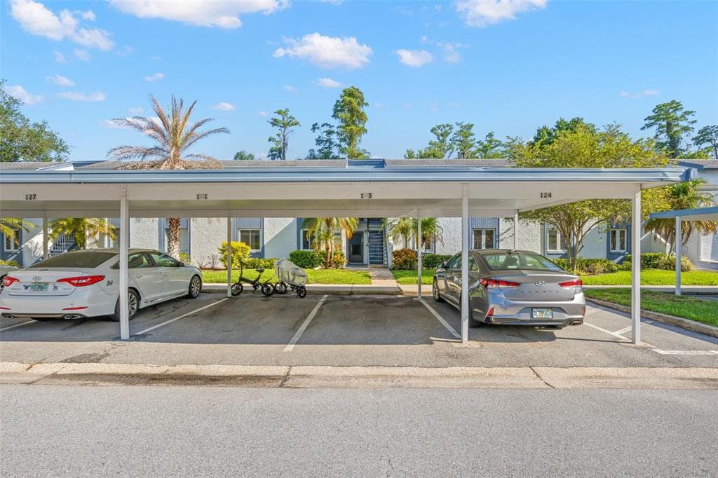 125 CYPRESS LANE UNIT 125 OLDSMAR, FL 34677
