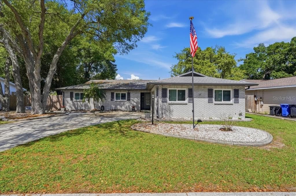 3809 PARKSIDE DRIVE VALRICO, FL 33594