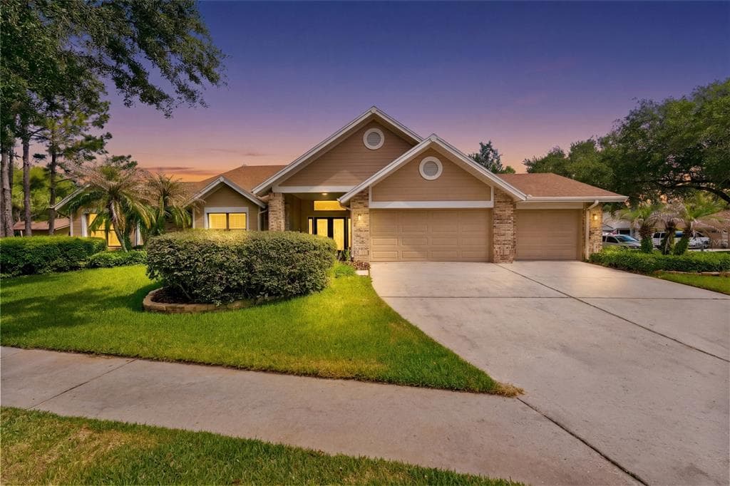 8701 TANTALLON CIRCLE