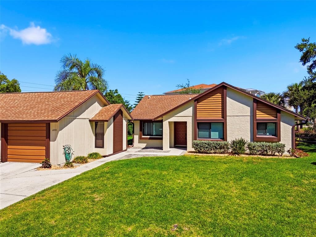 2210 SEQUOIA DRIVE CLEARWATER, FL 33763