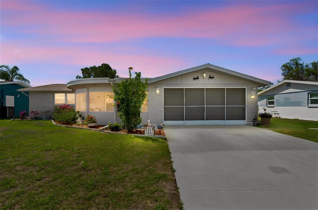 5810 FRIEDLY AVENUE NEW PORT RICHEY, FL 34652
