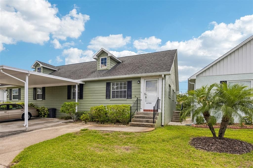 6704 HICKORYWOOD LANE NEW PORT RICHEY, FL 34653