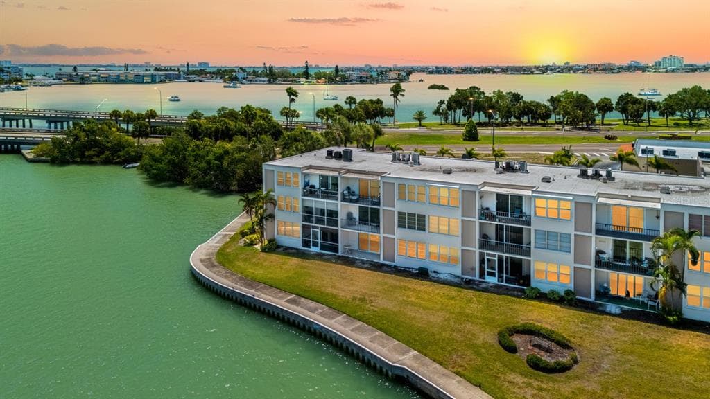 7401 BAY ISLAND DRIVE S UNIT 337 SOUTH PASADENA, FL 33707