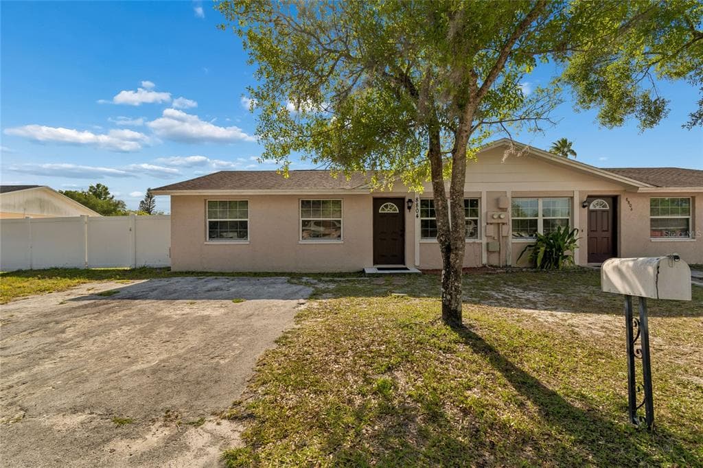 8804 BRIAR HOLLOW COURT