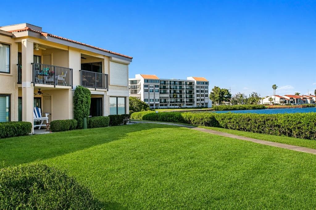 6104 PALMA DEL MAR BOULEVARD S UNIT 210 ST PETERSBURG, FL 33715