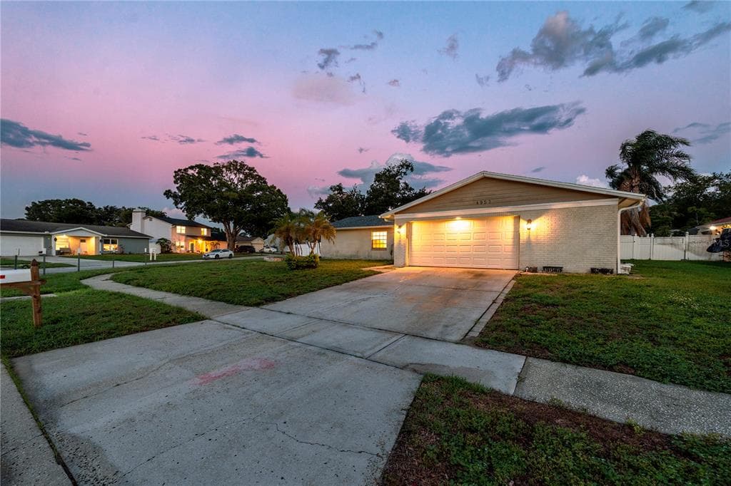 4953 PENNSBURY DRIVE TAMPA, FL 33624