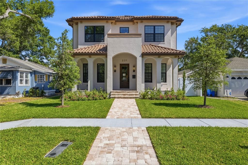 221 43RD AVENUE N ST PETERSBURG, FL 33703