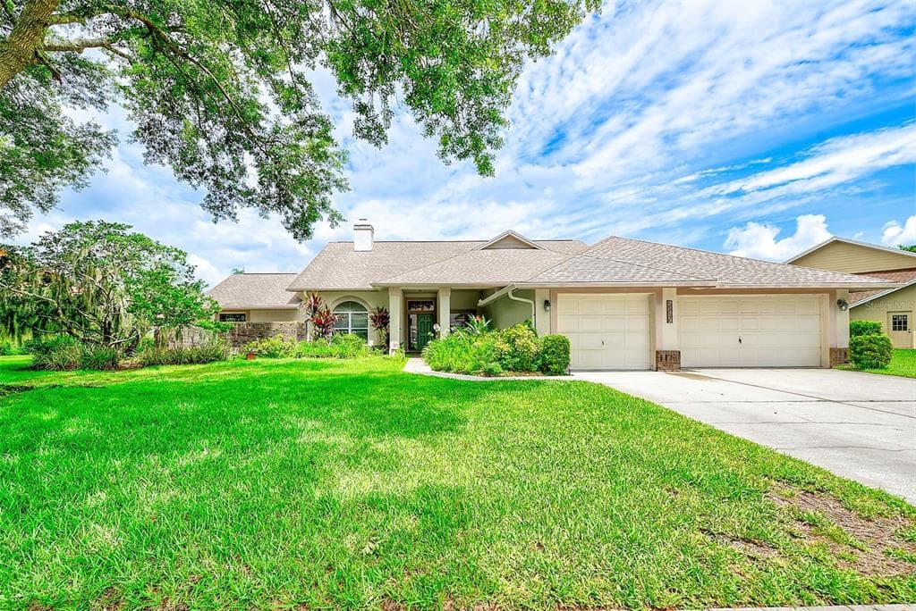 6517 THOROUGHBRED LOOP ODESSA, FL 33556