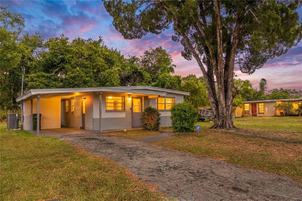1421 14TH STREET E BRADENTON, FL 34208