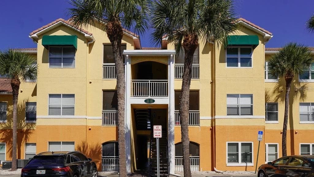 10764 70TH AVENUE UNIT 2208 SEMINOLE, FL 33772