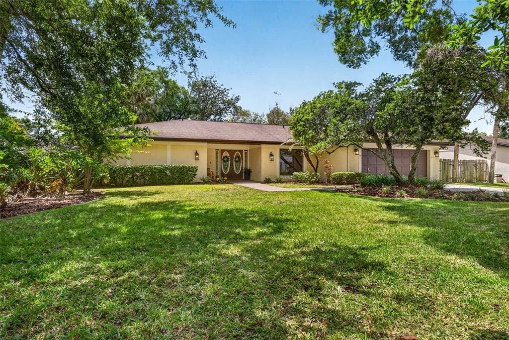 817 BANNOCKBURN AVENUE TEMPLE TERRACE, FL 33617