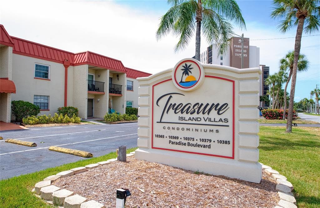 10365 PARADISE BOULEVARD UNIT 9 TREASURE ISLAND, FL 33706