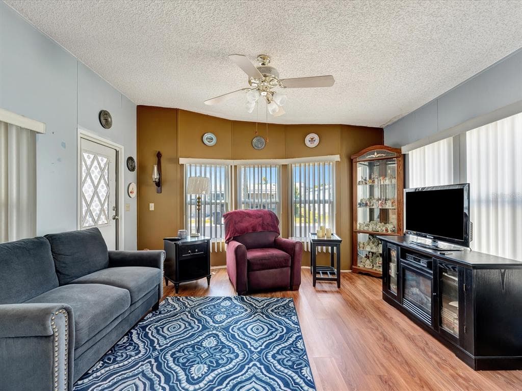 199 S PORT ROYAL LANE APOLLO BEACH, FL 33572