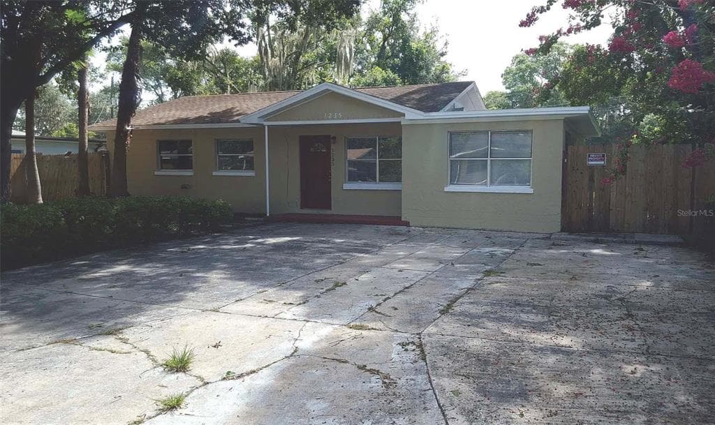 1235 MORGAN DRIVE LAKELAND, FL 33801