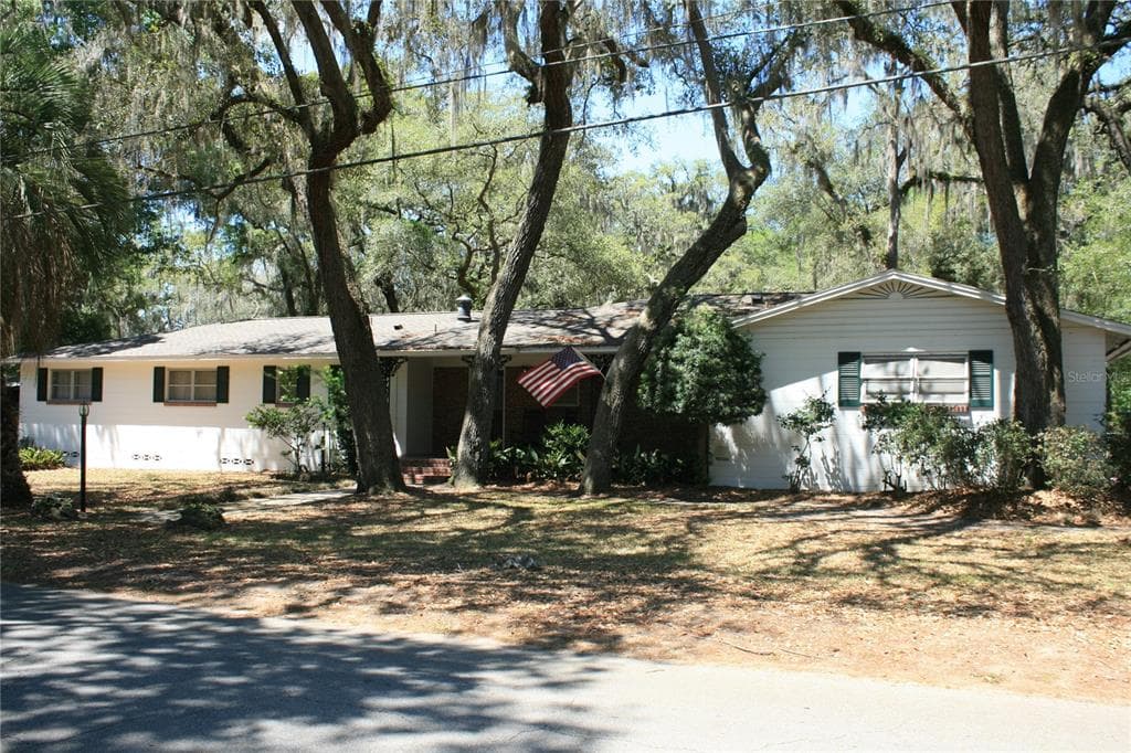 106 SW 38TH STREET GAINESVILLE, FL 32607
