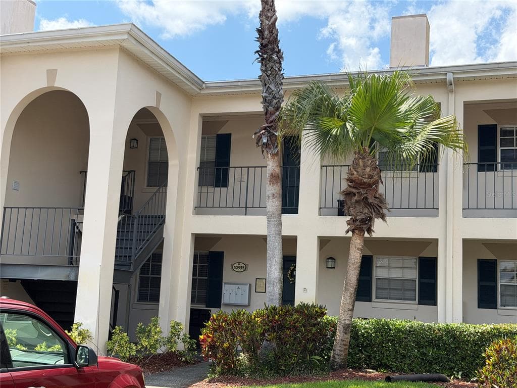 10335 CARROLLWOOD LANE UNIT 116 TAMPA, FL 33618