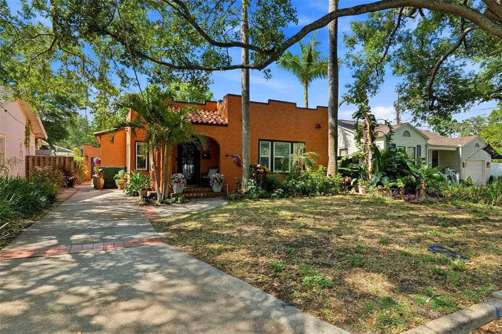 3318 W PALMIRA AVENUE TAMPA, FL 33629