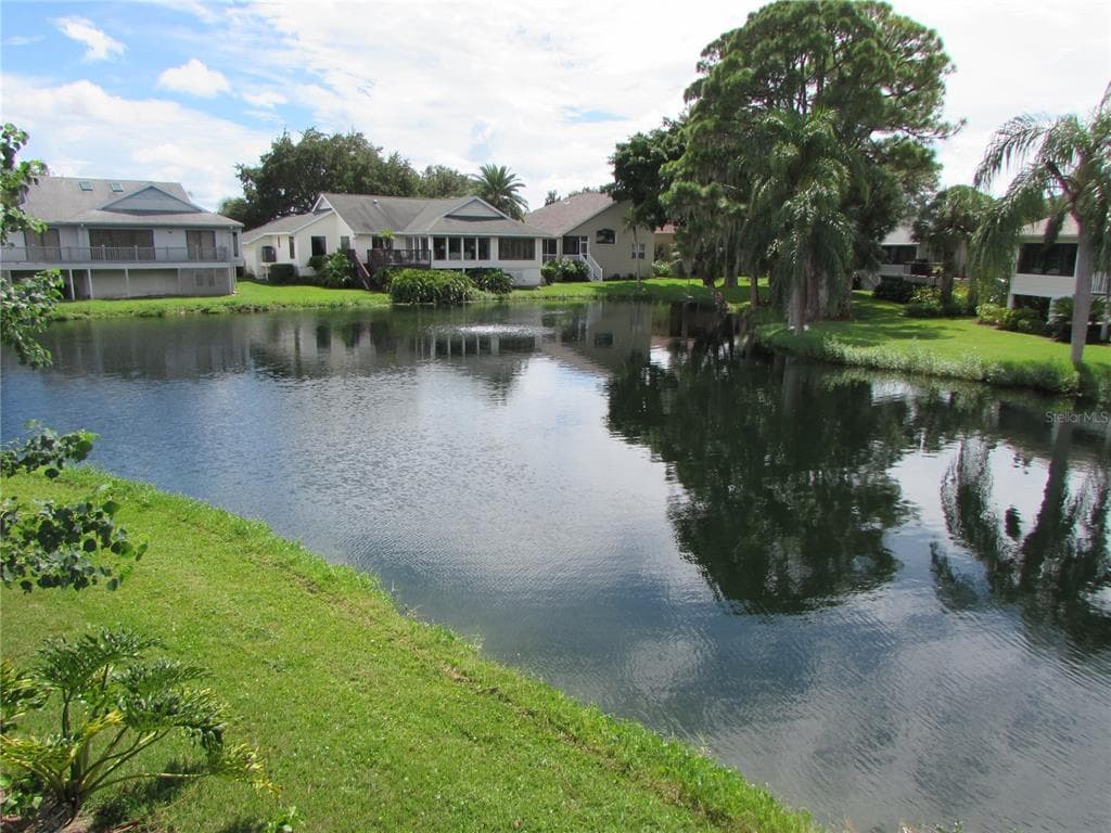 1013 LAKE AVOCA COURT TARPON SPRINGS, FL 34689