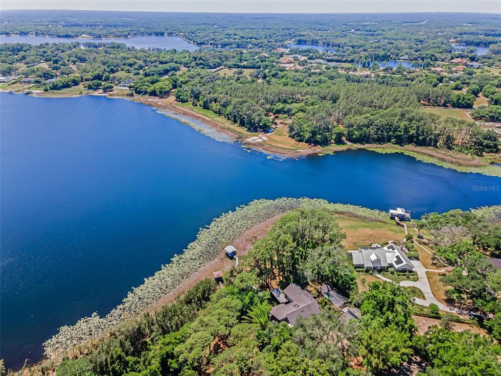 8602 BONNIE COVE LANE