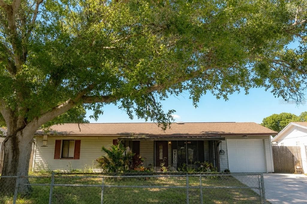 8204 TRAMMELL TRAIL TAMPA, FL 33619