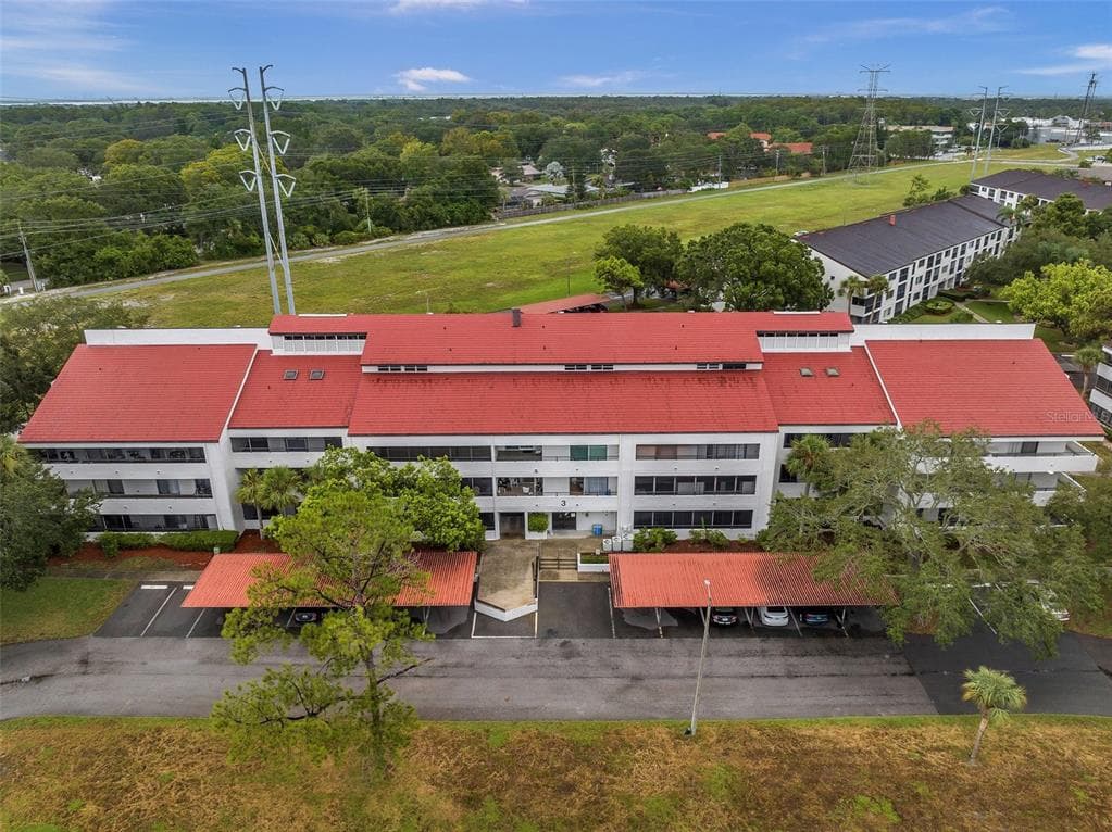 2583 COUNTRYSIDE BOULEVARD UNIT 3212 CLEARWATER, FL 33761