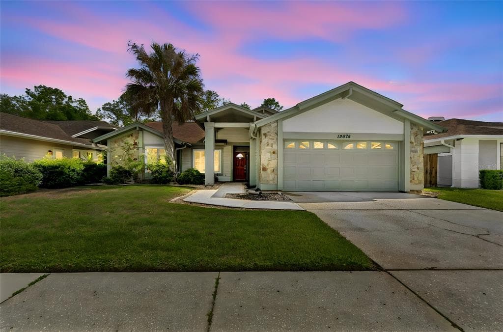 14675 VILLAGE GLEN CIRCLE TAMPA, FL 33618