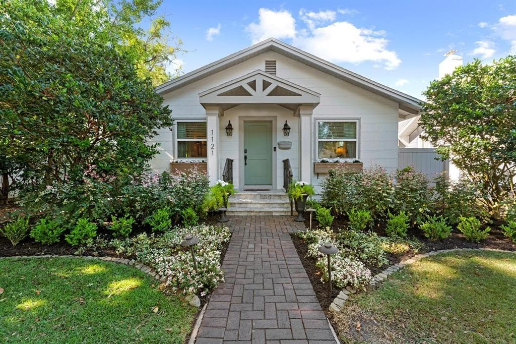1121 21ST AVENUE N ST PETERSBURG, FL 33704