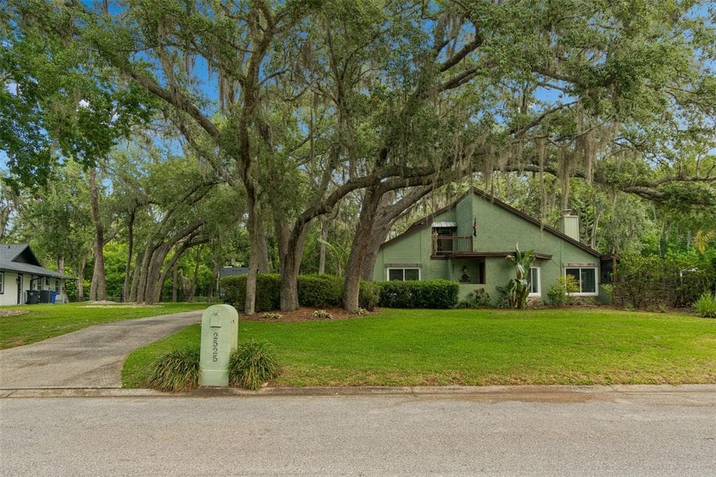2525 VICTARRA CIRCLE LUTZ, FL 33559