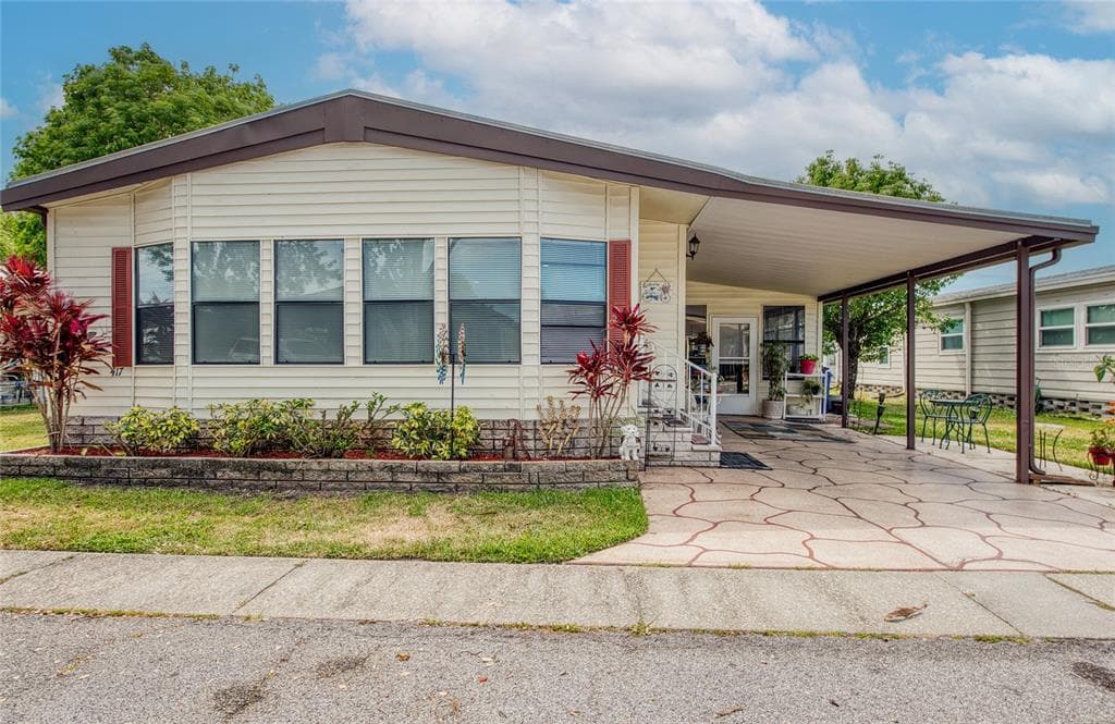 417 DOLPHIN DRIVE S OLDSMAR, FL 34677