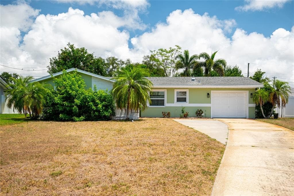 10297 HETRICK CIRCLE E LARGO, FL 33774