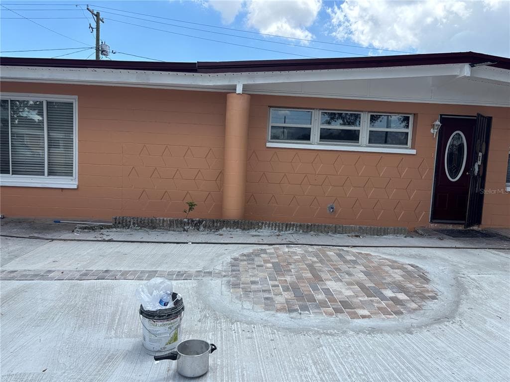 1320 LARSEN LN