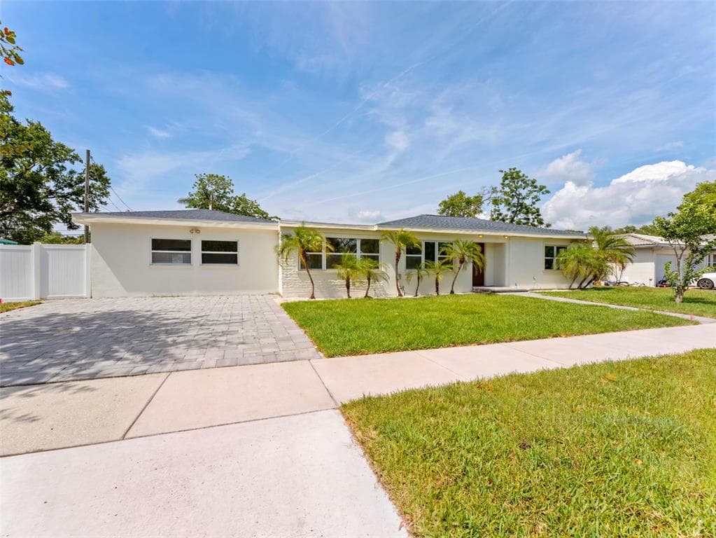 1242 BERMUDA STREET CLEARWATER, FL 33755