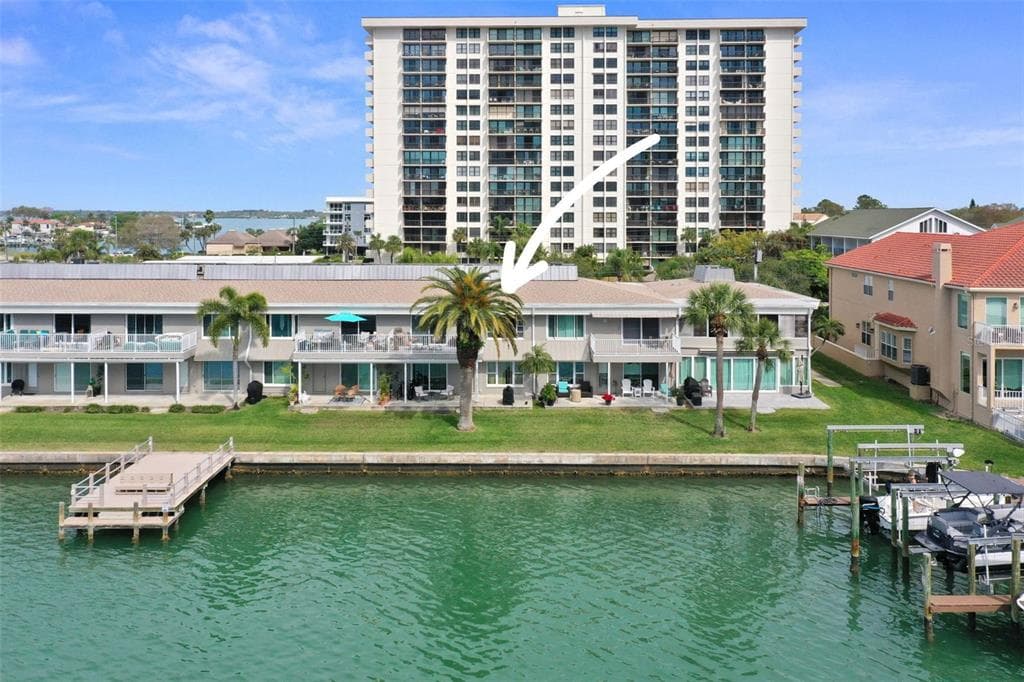 400 LARBOARD WAY UNIT 103 CLEARWATER BEACH, FL 33767
