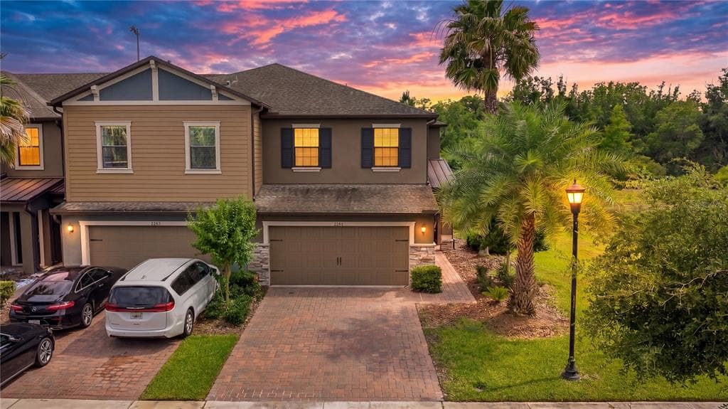 3281 GENTLE DELL WESLEY CHAPEL, FL 33543