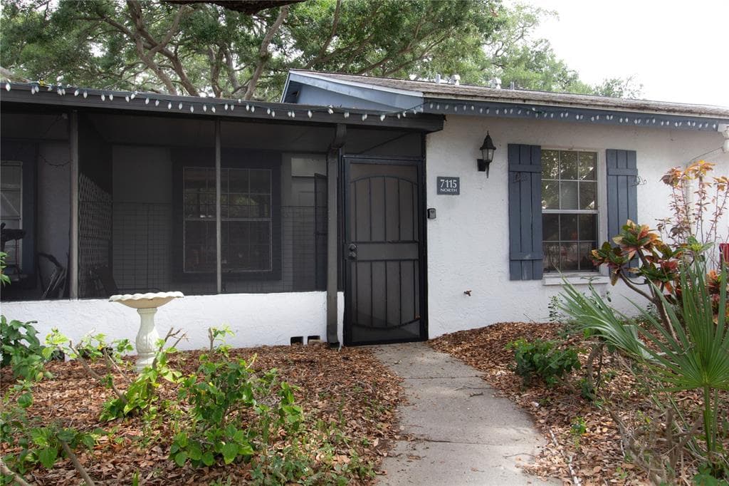 7115 PARKSIDE VILLAS DR N ST PETERSBURG, FL 33709