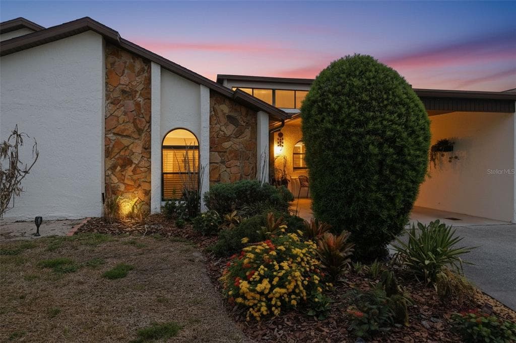 9143 LINGROVE ROAD WEEKI WACHEE, FL 34613