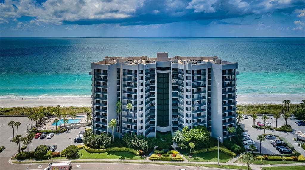 1660 GULF BOULEVARD UNIT 202 CLEARWATER BEACH, FL 33767