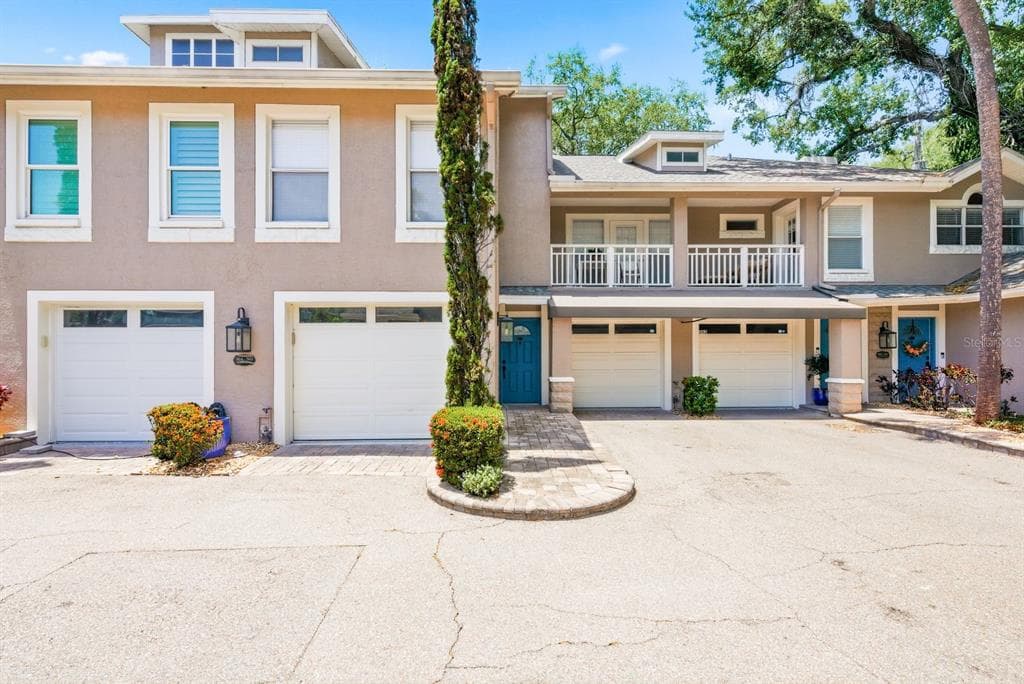 4811 BAYSHORE BOULEVARD UNIT 303 TAMPA, FL 33611