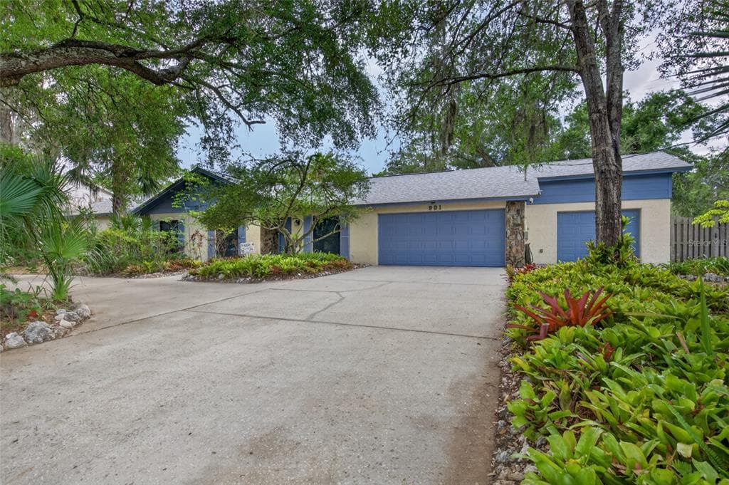 901 W RIVER DRIVE TEMPLE TERRACE, FL 33617