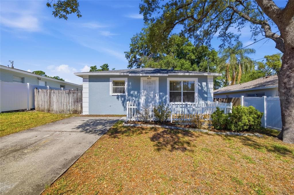 8512 N DIXON AVENUE TAMPA, FL 33604