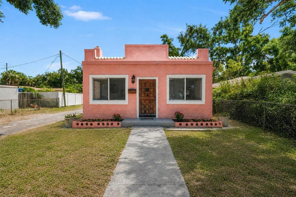 2220 23RD STREET S ST PETERSBURG, FL 33712